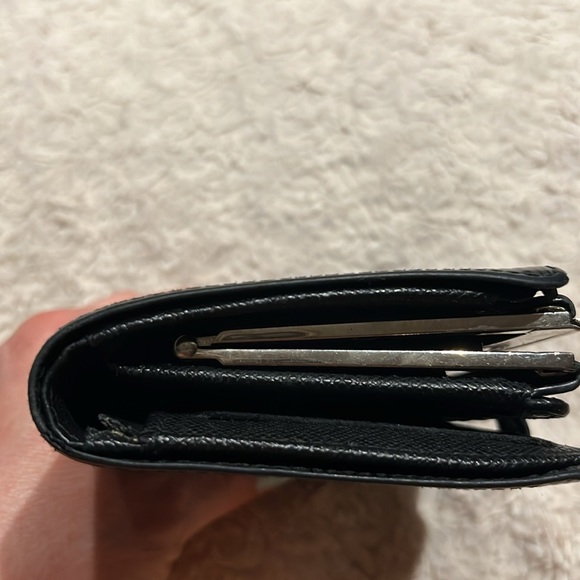 Louis Vuitton Epi Kiss Lock Wallet Black Authentic - Picture 8 of 9